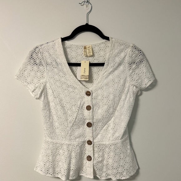 White Summer Top | Size small | NWT - Picture 1 of 3